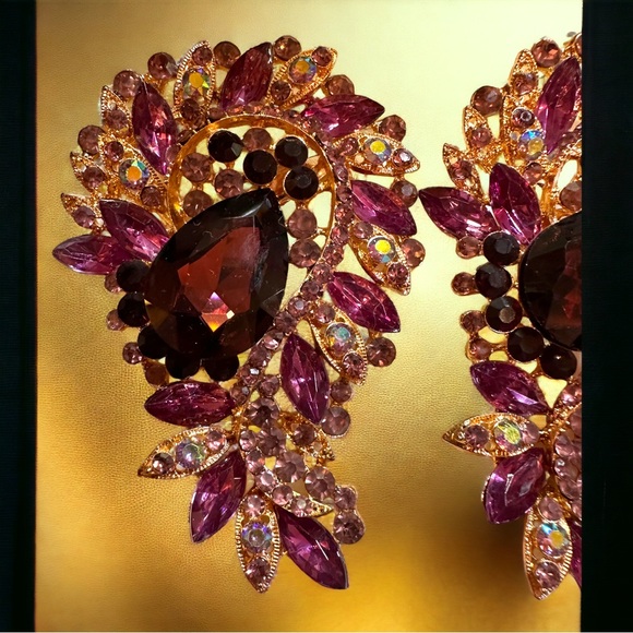 Set of 2 Stunning Multi Crystal and Rhinestone Encrusted Oversized Brooches - Picture 7 of 12